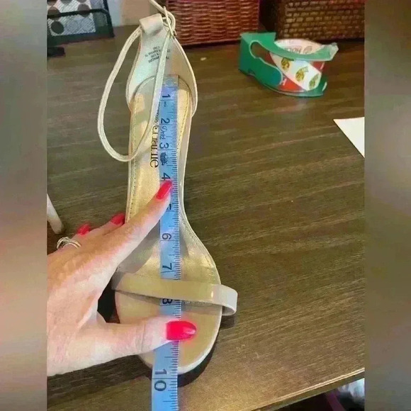 Charming Charlie’s Taupe Leather High Heels Size 8 - Picture 12 of 13